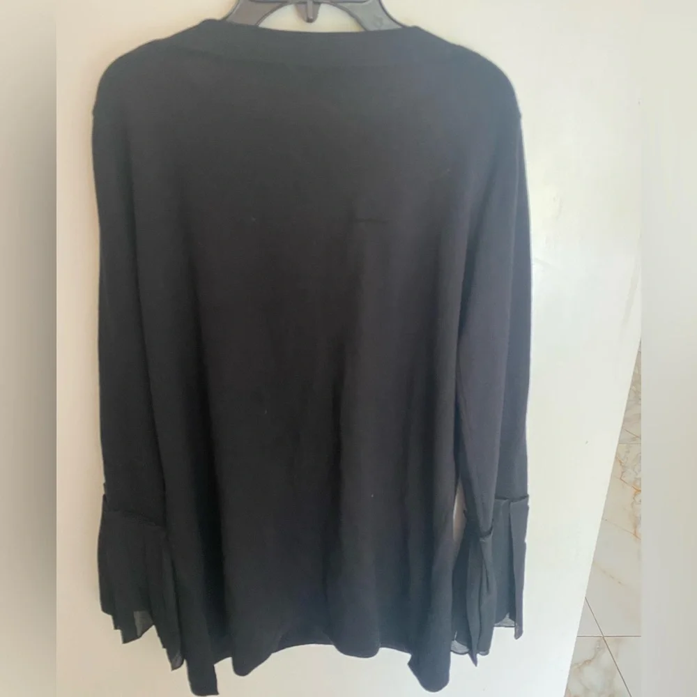 Cable & Gauge Black Blouse with Flared Sleeves - Picture 5 of 9